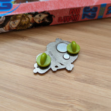 Load image into Gallery viewer, Captain Usopp with Magnetic Sogeking Mask - Enamel Pin
